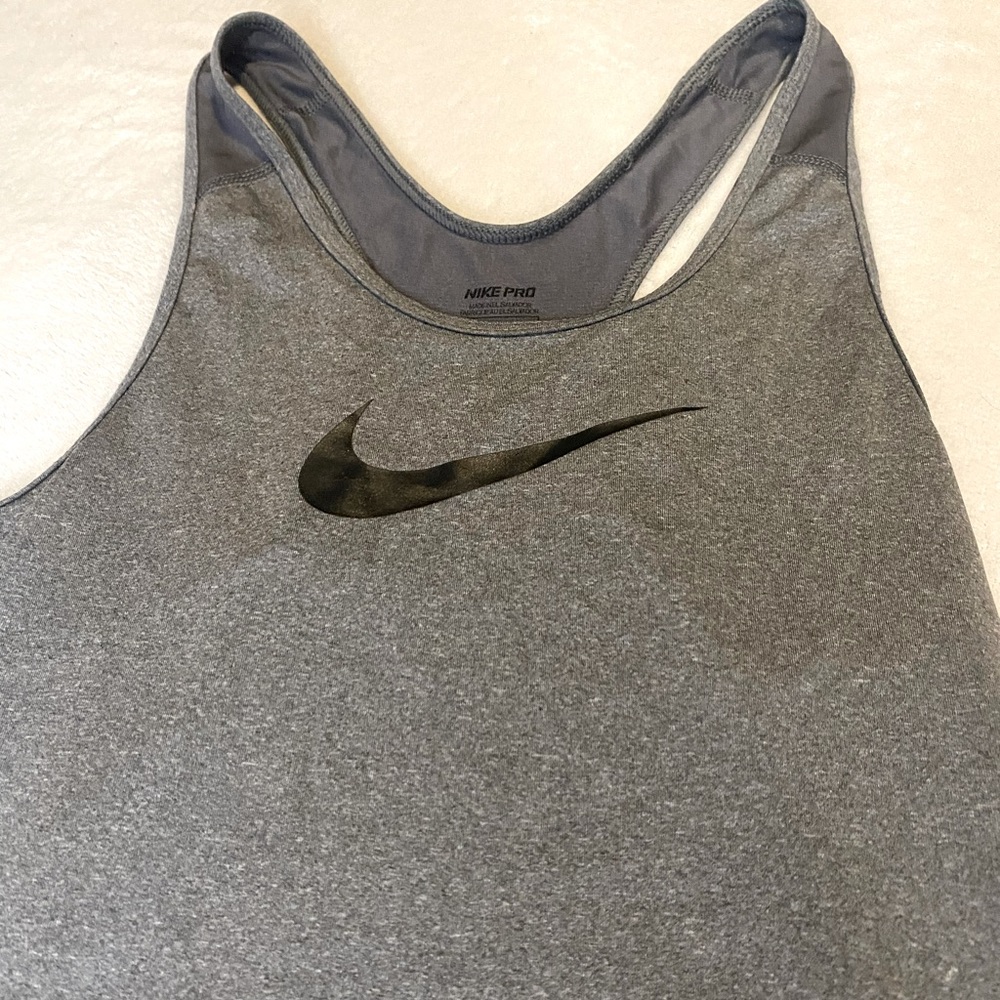 💥3 for $15💥 Nike Gray Tank Top Size Small